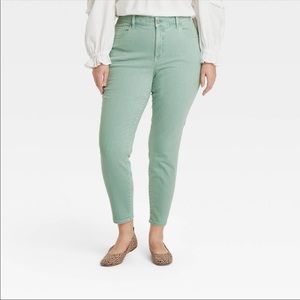 Universal Thread LiteGreen MidRise Skinny jean 18S